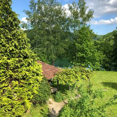 Vakantiehuis The River House Lohovo